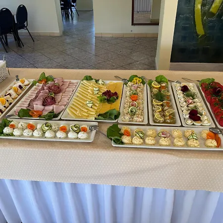 Stokrotka Natura Tour * קרפאז'